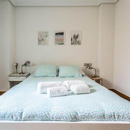 Apartamento En Primera Linea De Playa Riazor A Coruña Exteriör bild
